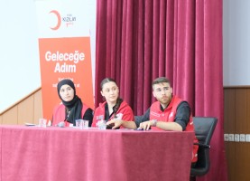 Gen&ccedil; Kızılay &ldquo;Geleceğe Adım&rdquo; Programı fotoğraf 3