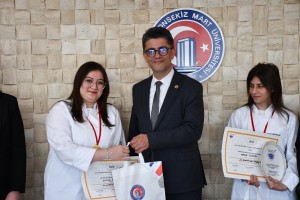 Rekt&ouml;r Erenoğlu&rsquo;ndan G&ouml;k&ccedil;eada MYO &Ouml;ğrencilerine &Ouml;d&uuml;l fotoğraf 4