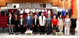 12 Mayıs Hemşireler ve Ebeler G&uuml;n&uuml; Kapsamında, &Ccedil;anakkale Onsekiz Mart &Uuml;niversitesi Hastanesi Tarafından &ldquo;Hemşireler ve Ebeler G&uuml;n&uuml; Paneli&rdquo; D&uuml;zenlendi fotoğraf 1