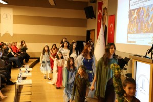 &Ccedil;OM&Uuml;, T&uuml;rk D&uuml;nyasının Ortak K&uuml;lt&uuml;rel Hafızasını Ankara&rsquo;da Sanat ve S&uuml;rd&uuml;r&uuml;lebilirlik Perspektifiyle Ele Aldı fotoğraf 18