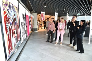 GEN&Ccedil; SANAT&Ccedil;ILARIN ESERLERİ &Ccedil;OM&Uuml; EV SAHİPLİĞİNDE D&Uuml;NYA İLE BULUŞTU: MAY ART 19 SERGİSİ A&Ccedil;ILDI fotoğraf 4