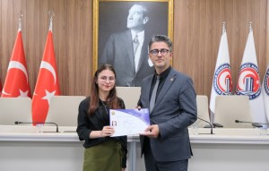 &Ccedil;OM&Uuml;&rsquo;de Gen&ccedil; Havacılara Sertifikaları Takdim Edildi fotoğraf 7
