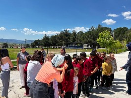 Farkındalık ve Dayanışma Kul&uuml;b&uuml; &uuml;yeleri, Yenice Hamdibey İlkokulu-Ortaokulu &Ouml;ğrencileriyle D&uuml;zenlenen Sosyal Sorumluluk Etkinliğinde Bir Araya Geldi fotoğraf 4