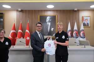 &Ccedil;OM&Uuml; ile Almanya Ettlingen St. Augustinusheim Arasında Uluslararası Gen&ccedil;lik K&ouml;pr&uuml;s&uuml; fotoğraf 13