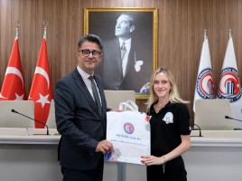 &Ccedil;OM&Uuml; ile Almanya Ettlingen St. Augustinusheim Arasında Uluslararası Gen&ccedil;lik K&ouml;pr&uuml;s&uuml; fotoğraf 11