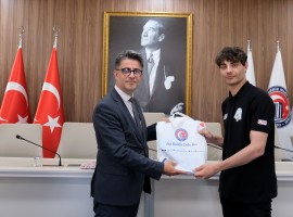 &Ccedil;OM&Uuml; ile Almanya Ettlingen St. Augustinusheim Arasında Uluslararası Gen&ccedil;lik K&ouml;pr&uuml;s&uuml; fotoğraf 6