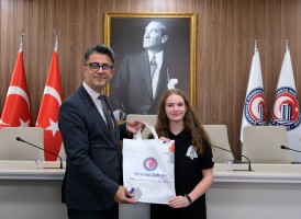 &Ccedil;OM&Uuml; ile Almanya Ettlingen St. Augustinusheim Arasında Uluslararası Gen&ccedil;lik K&ouml;pr&uuml;s&uuml; fotoğraf 8