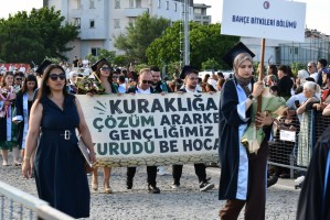 &Ccedil;OM&Uuml; Mezuniyet T&ouml;reni Coşkuyla Ger&ccedil;ekleştirildi fotoğraf 33
