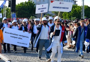 &Ccedil;OM&Uuml; Mezuniyet T&ouml;reni Coşkuyla Ger&ccedil;ekleştirildi fotoğraf 23