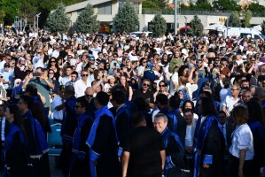 &Ccedil;OM&Uuml; Mezuniyet T&ouml;reni Coşkuyla Ger&ccedil;ekleştirildi fotoğraf 25