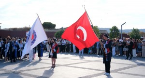 &Ccedil;OM&Uuml; Mezuniyet T&ouml;reni Coşkuyla Ger&ccedil;ekleştirildi fotoğraf 1