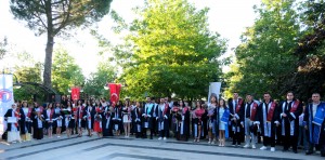 Yenice Meslek Y&uuml;ksek Okulu Mezunlarını Coşkuyla Uğurladı fotoğraf 16