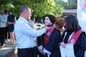 Yenice Meslek Y&uuml;ksek Okulu Mezunlarını Coşkuyla Uğurladı fotoğraf 12