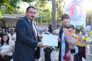 Yenice Meslek Y&uuml;ksek Okulu Mezunlarını Coşkuyla Uğurladı fotoğraf 13