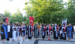 Yenice Meslek Y&uuml;ksek Okulu Mezunlarını Coşkuyla Uğurladı fotoğraf 18