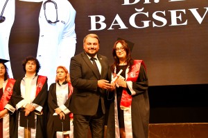 ÇOMÜ Tıp Fakültesi Mezuniyet Töreni Gerçekleştirildi fotoğraf 13
