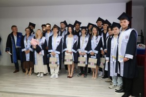 Gelibolu Piri Reis Meslek Yüksekokulunda Mezuniyet Coşkusu fotoğraf 1