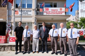 Rekt&ouml;r Erenoğlu&rsquo;ndan 15 Temmuz&rsquo;da Şehit Aileleri ve Gazilere Anlamlı Ziyaret fotoğraf 8