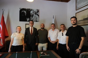 Rekt&ouml;r Erenoğlu&rsquo;ndan 15 Temmuz&rsquo;da Şehit Aileleri ve Gazilere Anlamlı Ziyaret fotoğraf 12