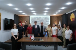 Rekt&ouml;r Erenoğlu&rsquo;ndan 15 Temmuz&rsquo;da Şehit Aileleri ve Gazilere Anlamlı Ziyaret fotoğraf 6