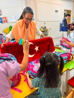 ÇOMÜ Gönüllülerinden Kur’an Kursu Öğrencilerine Anlamlı Hediye fotoğraf 1