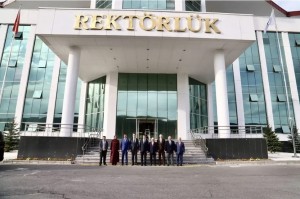 &Uuml;AK Y&ouml;netim Kurulu Toplantısı Ardahan &Uuml;niversitesi Ev Sahipliğinde Ger&ccedil;ekleştirildi fotoğraf 2