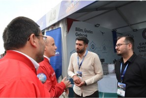 YÖK Başkanı Prof. Dr. Erol Özvar ve Yürütme Kurulu Üyesi Prof. Dr. Erol Arcaklıoğlu’ndan ÇOMÜ Stantına Ziyaret fotoğraf 1