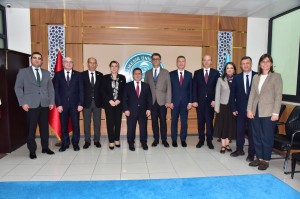 ÇOMÜ Rektörü Prof. Dr. Ramazan Cüneyt Erenoğlu, TÜB 26. Üst Kurul Toplantısı’na Katıldı fotoğraf 5