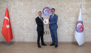 Baro Başkanı Ey&uuml;p Alg&uuml;l&rsquo;den Rekt&ouml;r Erenoğlu&rsquo;na Ziyaret fotoğraf 1