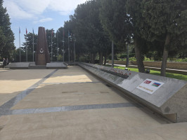 &Ccedil;OM&Uuml; Heyeti Bak&uuml;&rsquo;de: "&Ccedil;anakkale&rsquo;den Bak&uuml;&rsquo;ye Uzanan Kardeşlik Bağını Geleceğe Taşıyoruz" fotoğraf 2