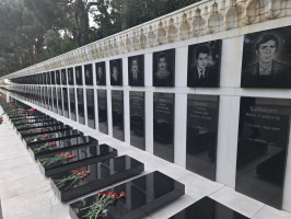 &Ccedil;OM&Uuml; Heyeti Bak&uuml;&rsquo;de: "&Ccedil;anakkale&rsquo;den Bak&uuml;&rsquo;ye Uzanan Kardeşlik Bağını Geleceğe Taşıyoruz" fotoğraf 1