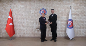 &Ccedil;OM&Uuml; Ev Sahipliğinde Ger&ccedil;ekleştirilen &Uuml;AK Y&ouml;netim Kurulu Toplantısı İle T&uuml;rkiye Y&uuml;ksek&ouml;ğretiminin Kalbi &Ccedil;anakkale&rsquo;de Attı fotoğraf 5