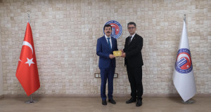 &Ccedil;OM&Uuml; Ev Sahipliğinde Ger&ccedil;ekleştirilen &Uuml;AK Y&ouml;netim Kurulu Toplantısı İle T&uuml;rkiye Y&uuml;ksek&ouml;ğretiminin Kalbi &Ccedil;anakkale&rsquo;de Attı fotoğraf 12