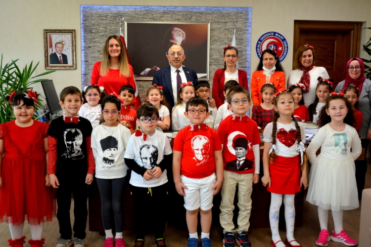 ÇOMÜ’lü Çocuklardan 23 Nisan Ziyareti