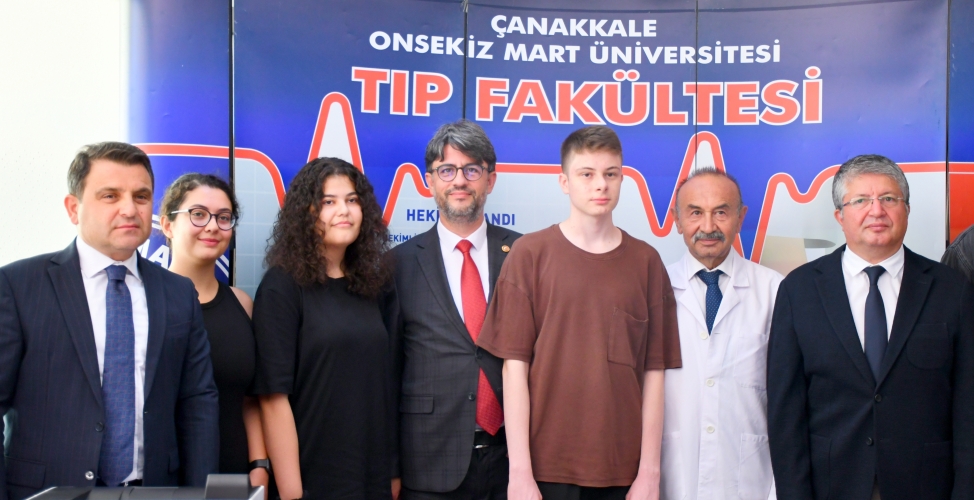 ÇOMÜ’ de İlk Kayıt Heyecanı