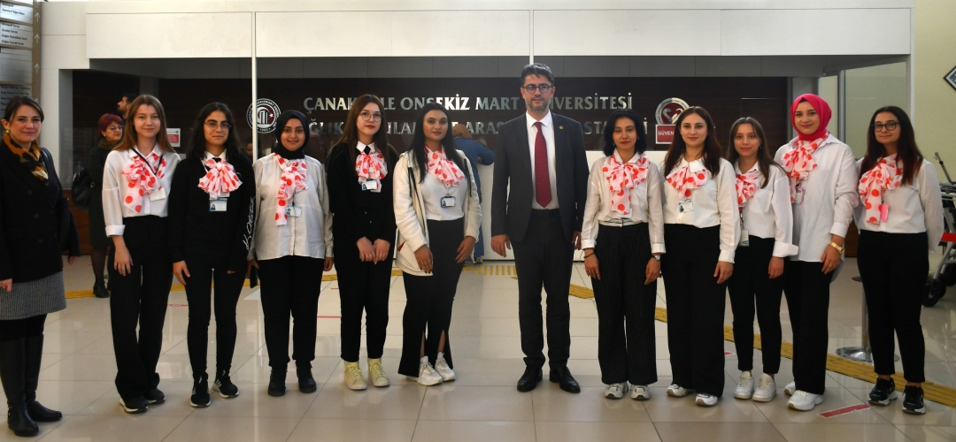 Rektör Prof.Dr. R. Cüneyt Erenoğlu Hastanede Çalışan Öğrencileri Ziyaret Etti