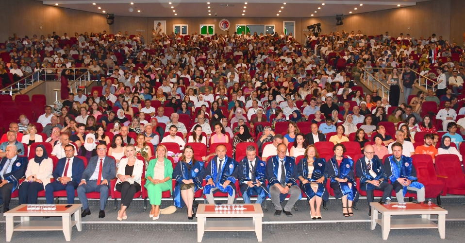 ÇOMÜ Tıp Fakültesi 12. Dönem Mezuniyet Töreni Gerçekleştirildi