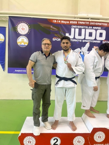 Üniversitemiz Sporcusu Halil Buran’dan Türkiye İkinciliği Başarısı