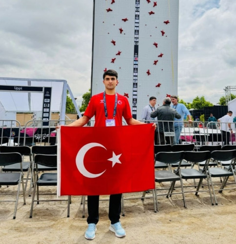 &Ccedil;OM&Uuml;&rsquo;l&uuml; Milli Sporcu S&uuml;leyman Vural&rsquo;dan D&uuml;nya...